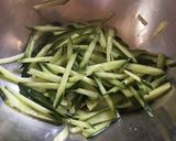5分でおつまみ！サラダチキンのキムチ和え作り方1写真