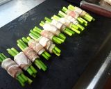 レモン醤油バターで☆にんにくの芽の肉巻き作り方3写真