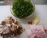 切り昆布ときのこのペペロンチーノ♬作り方1写真