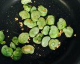 話題入感謝☆絶品♪そら豆のにんにく炒め作り方3写真