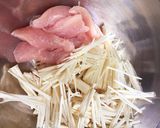 レンジで簡単♪鶏＋梅のさっぱりあえ♪作り方1写真
