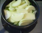 野菜たっぷり☆鶏団子のお味噌汁作り方1写真