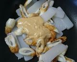 簡単☆ちくわ&こんにゃく味噌マヨ炒め作り方5写真