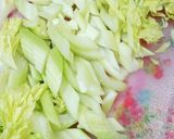 セロリとニラと新玉ねぎのピリ辛炒め作り方1写真