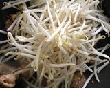 鶏皮ともやしのニンニクポン酢炒め(節約)作り方3写真