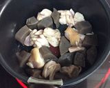 里芋と鶏肉の味噌煮作り方2写真