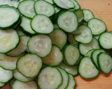 簡単♪もずくとキュウリとトマトの酢の物！作り方3写真