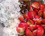 もずくトマトサラダ作り方1写真
