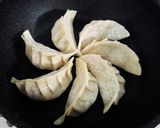 ダイエット☆こんにゃく入りヘルシー餃子作り方7写真