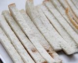 残ったパンの耳と肉味噌で簡単ピザトースト作り方1写真