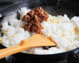 ピリ辛が癖になる!!肉味噌チャーハン作り方4写真
