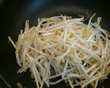 絶品☆厚切りチャーシューのもやし炒め☆作り方1写真