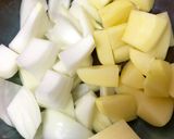 食欲そそる♫鶏モモおジャガのカレー煮♡作り方1写真