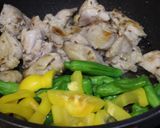 鶏もも肉としし唐のクミン風味炒め作り方4写真