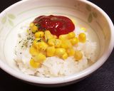 混ぜるだけ！超簡単ケチャップコーンご飯作り方1写真