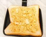 わさび醤油☆アボカドと卵のホットサンド作り方5写真