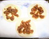餃子の皮に南高梅のせて焼いちゃいました作り方2写真