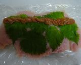 レンジで簡単♪梅干し風味✿鶏むね肉ロール作り方4写真