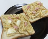 マカロニサラダリメイクでピザ風トースト！作り方1写真