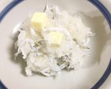 釜揚げシラスと大根おろしとチーズの和え物作り方2写真