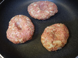 粗挽きハンバーグ〜コクうまソースと共に〜