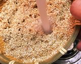 簡単!キヌアの炊き方 鶏ガラスープ使用作り方1写真