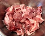 豚こま肉のポークストロガノフ作り方1写真