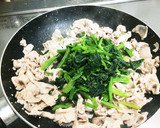 簡単10分で♡豚肉とほうれん草の油炒め♡作り方5写真