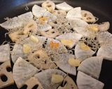 簡単！大根と蓮根のニンニク醤油炒め。作り方7写真