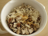5種類のきのこを使ったしょう油の旨煮