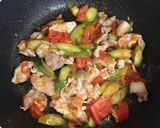 豚肉とアスパラとトマトの中華風炒め作り方4写真