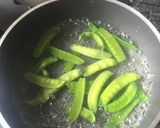 絹さやの肉味噌炒め作り方1写真