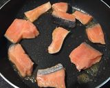 簡単！海老と鮭のバターシャンタン炒め☆作り方4写真