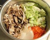 さっぱり梅味♪野菜たっぷり食べるスープ作り方1写真