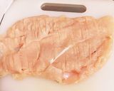 簡単ヘルシー♡ハマる！鶏ムネ焼きｯ❤作り方1写真