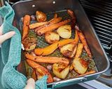 ポテトとにんじんを添えたローストチキン作り方15写真