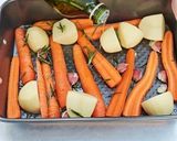 ポテトとにんじんを添えたローストチキン作り方7写真