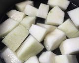 冬瓜と鶏肉の中華風食べるスープ作り方1写真