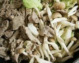 簡単時短節約☆豚肉しめじのマヨキャベ炒め作り方2写真
