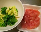 さっぱり梅味☆鶏のササミ&セロリの炒め物作り方2写真