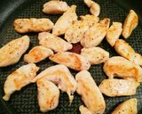 さっぱり梅味☆鶏のササミ&セロリの炒め物作り方5写真