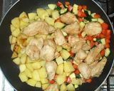 鶏ムネ肉とじゃが芋ズッキーニの簡単揚げ煮作り方10写真