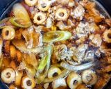 簡単ランチ！竹輪法蓮草牛すき鍋焼きうどん作り方3写真