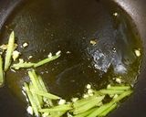 フキとサクサク油揚げのガーリックパスタ作り方5写真