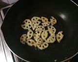 レンコンとフダンソウのバター醤油炒め作り方1写真