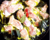 簡単！鶏もも肉と夏野菜のアヒージョ作り方4写真