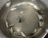 じゃがいもと絹さやワカメの味噌汁作り方1写真