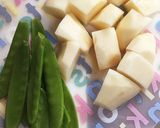 じゃがいもと絹さやワカメの味噌汁作り方2写真