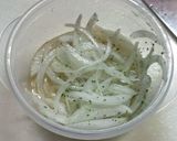 新玉ねぎとトマトのサラダ作り方1写真