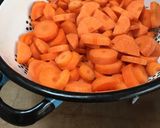 ドイツ味☆にんじんと牛肉の赤ワイン煮込み作り方1写真